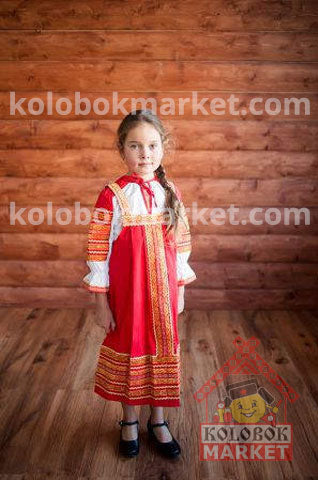 Sarafan rojo(vestido tipico ruso)